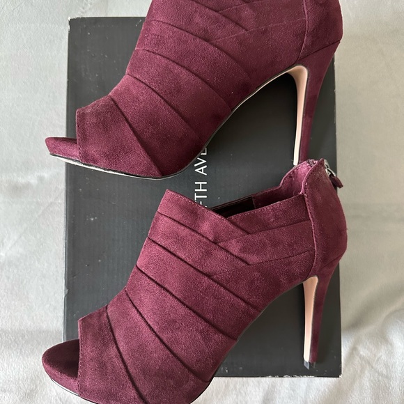 NIB - Saks Fifth Ave - Ankle Bootie - Picture 5 of 6